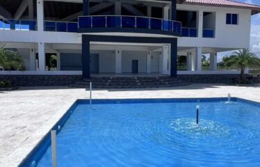 SOLARES PARA CASAS Y VILLAS CERCA DE LA PLAYA EN SAN CRISTÓBAL